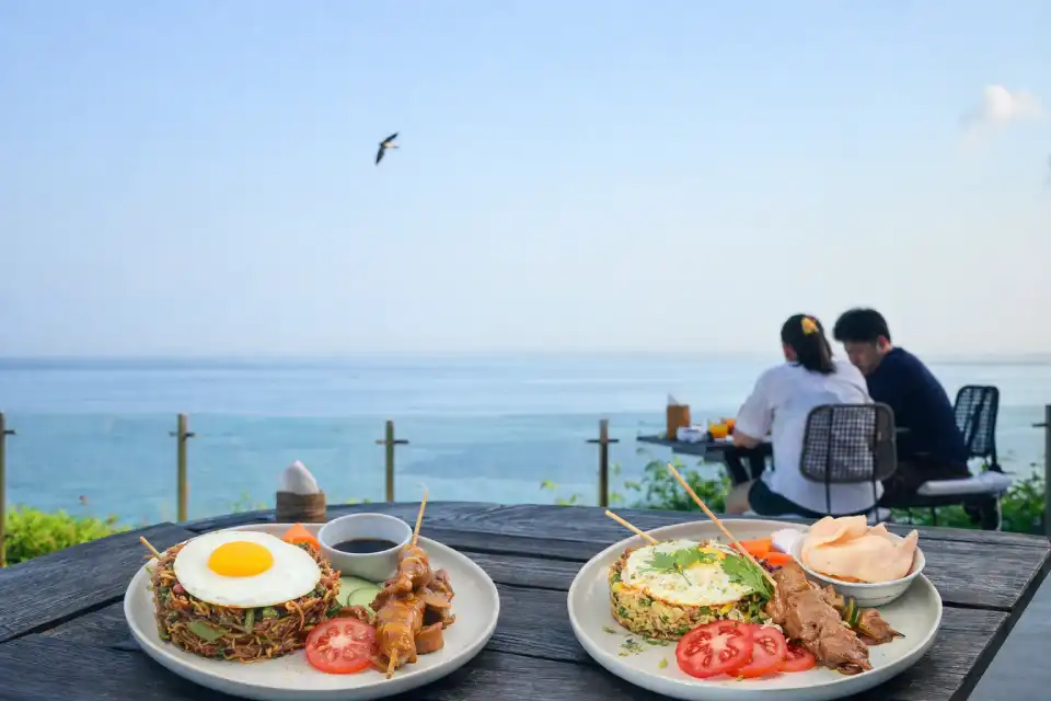 Nasi Goreng vs Mie Goreng in Bali: What to Try First
